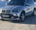 Серый БМВ Х5, объемом двигателя 3 л и пробегом 330 тыс. км за 15000 $, фото 1 на Automoto.ua