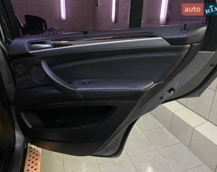 Серый БМВ Х5, объемом двигателя 3 л и пробегом 200 тыс. км за 13999 $, фото 27 на Automoto.ua