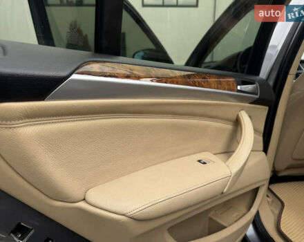 Серый БМВ Х5, объемом двигателя 3 л и пробегом 283 тыс. км за 13950 $, фото 26 на Automoto.ua