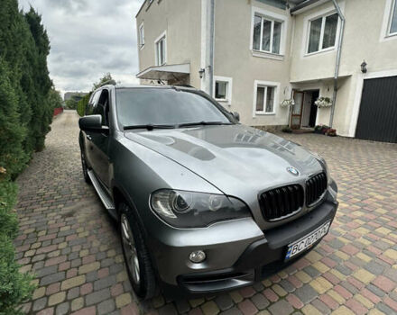 Серый БМВ Х5, объемом двигателя 3 л и пробегом 228 тыс. км за 12000 $, фото 1 на Automoto.ua
