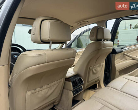 Серый БМВ Х5, объемом двигателя 3 л и пробегом 283 тыс. км за 13950 $, фото 30 на Automoto.ua