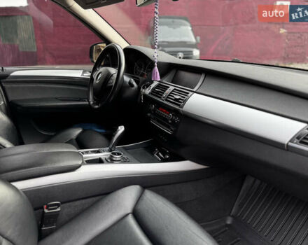 Сірий БМВ Х5, об'ємом двигуна 3 л та пробігом 265 тис. км за 16500 $, фото 69 на Automoto.ua