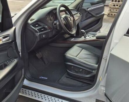 Серый БМВ Х5, объемом двигателя 3 л и пробегом 267 тыс. км за 11200 $, фото 11 на Automoto.ua