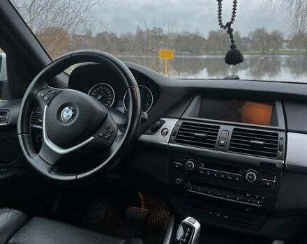 Сірий БМВ Х5, об'ємом двигуна 2.99 л та пробігом 323 тис. км за 15000 $, фото 17 на Automoto.ua