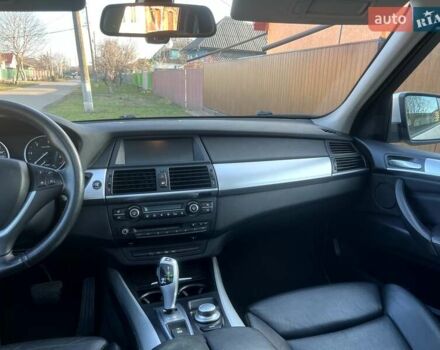 Серый БМВ Х5, объемом двигателя 3 л и пробегом 268 тыс. км за 16900 $, фото 23 на Automoto.ua