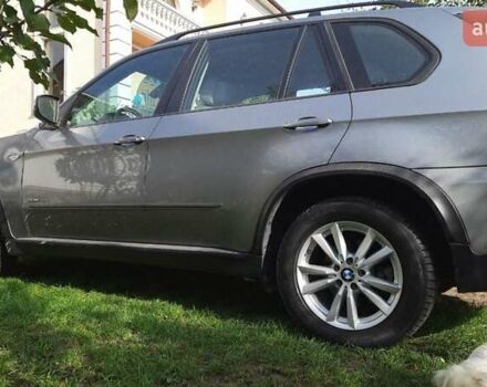 Серый БМВ Х5, объемом двигателя 3 л и пробегом 300 тыс. км за 12400 $, фото 3 на Automoto.ua