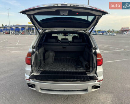 Серый БМВ Х5, объемом двигателя 3 л и пробегом 348 тыс. км за 17900 $, фото 1 на Automoto.ua