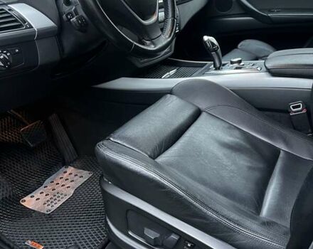 Сірий БМВ Х5, об'ємом двигуна 2.99 л та пробігом 323 тис. км за 15000 $, фото 33 на Automoto.ua