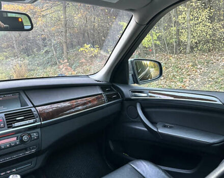Серый БМВ Х5, объемом двигателя 3 л и пробегом 265 тыс. км за 12000 $, фото 18 на Automoto.ua