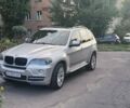 Серый БМВ Х5, объемом двигателя 3 л и пробегом 350 тыс. км за 269 $, фото 3 на Automoto.ua
