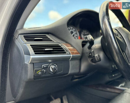 БМВ Х5 2009 в Летичеве на Automoto.ua Серый БМВ Х5, объемом двигателя 3 л и пробегом 223 тыс. км за 12299 $, фото 42 на Automoto.ua