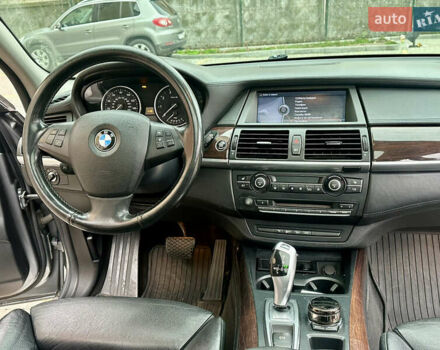 Серый БМВ Х5, объемом двигателя 4.8 л и пробегом 291 тыс. км за 10900 $, фото 29 на Automoto.ua