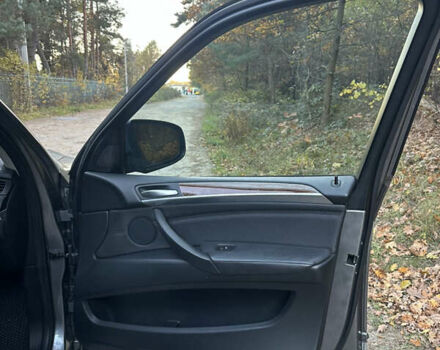 Серый БМВ Х5, объемом двигателя 3 л и пробегом 265 тыс. км за 12000 $, фото 16 на Automoto.ua