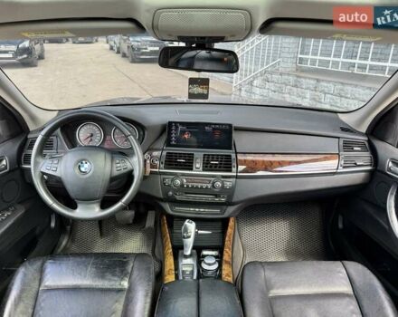 Серый БМВ Х5, объемом двигателя 3 л и пробегом 283 тыс. км за 11500 $, фото 12 на Automoto.ua