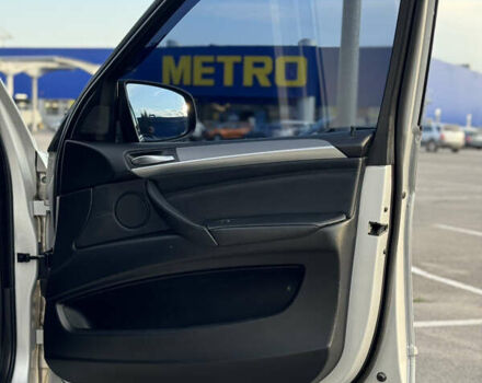 Серый БМВ Х5, объемом двигателя 3 л и пробегом 348 тыс. км за 17900 $, фото 3 на Automoto.ua