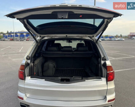 Серый БМВ Х5, объемом двигателя 3 л и пробегом 348 тыс. км за 17900 $, фото 12 на Automoto.ua