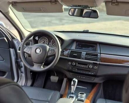 Серый БМВ Х5, объемом двигателя 3 л и пробегом 267 тыс. км за 11200 $, фото 5 на Automoto.ua