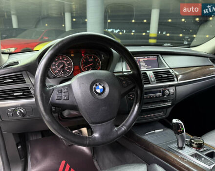 БМВ Х5 2009 в Одессе на Automoto.ua Серый БМВ Х5, объемом двигателя 4.8 л и пробегом 291 тыс. км за 9500 $, фото 24 на Automoto.ua