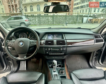 Серый БМВ Х5, объемом двигателя 4.8 л и пробегом 291 тыс. км за 10900 $, фото 31 на Automoto.ua