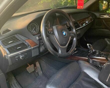 Серый БМВ Х5, объемом двигателя 3 л и пробегом 100 тыс. км за 15000 $, фото 2 на Automoto.ua