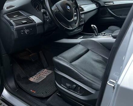 Сірий БМВ Х5, об'ємом двигуна 2.99 л та пробігом 323 тис. км за 15000 $, фото 32 на Automoto.ua