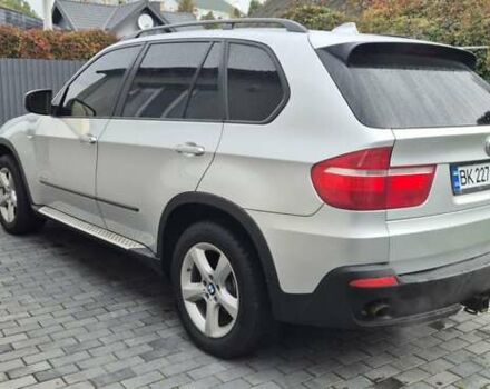 Серый БМВ Х5, объемом двигателя 3 л и пробегом 267 тыс. км за 11200 $, фото 27 на Automoto.ua