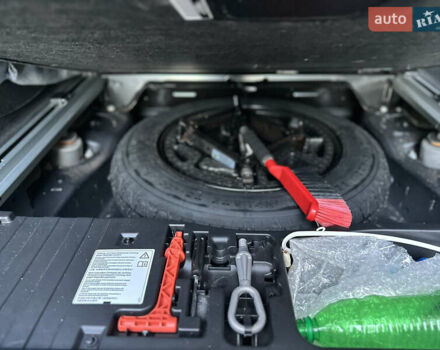 Серый БМВ Х5, объемом двигателя 3 л и пробегом 265 тыс. км за 12000 $, фото 28 на Automoto.ua