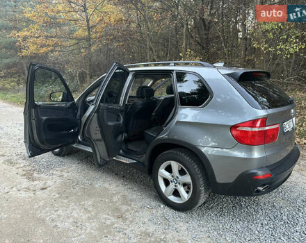 Серый БМВ Х5, объемом двигателя 3 л и пробегом 265 тыс. км за 12000 $, фото 10 на Automoto.ua