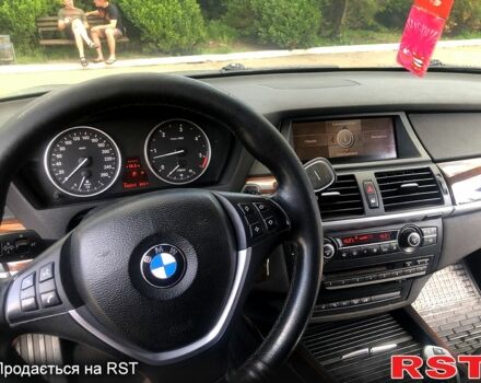 Серый БМВ Х5, объемом двигателя 3 л и пробегом 405 тыс. км за 15500 $, фото 4 на Automoto.ua