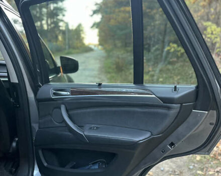 Серый БМВ Х5, объемом двигателя 3 л и пробегом 265 тыс. км за 12000 $, фото 14 на Automoto.ua