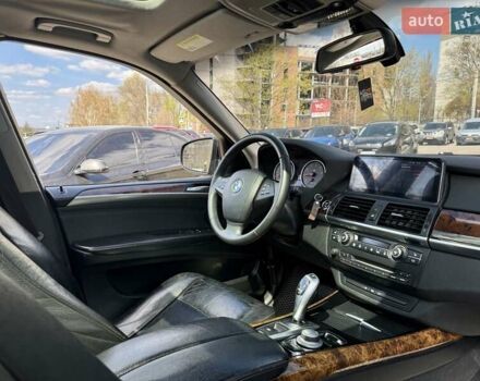 Серый БМВ Х5, объемом двигателя 3 л и пробегом 283 тыс. км за 11500 $, фото 11 на Automoto.ua