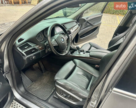 Серый БМВ Х5, объемом двигателя 4.8 л и пробегом 291 тыс. км за 10900 $, фото 36 на Automoto.ua