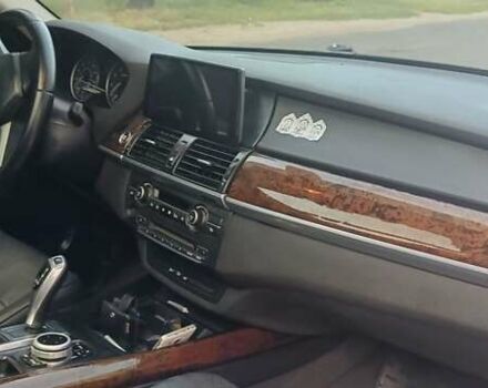 Серый БМВ Х5, объемом двигателя 3 л и пробегом 350 тыс. км за 11500 $, фото 3 на Automoto.ua