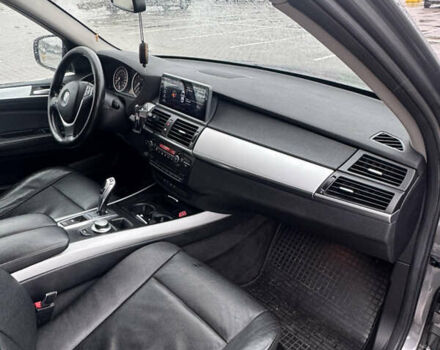 Сірий БМВ Х5, об'ємом двигуна 2.99 л та пробігом 250 тис. км за 14900 $, фото 7 на Automoto.ua