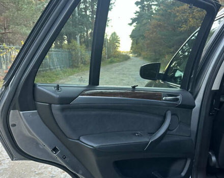 Серый БМВ Х5, объемом двигателя 3 л и пробегом 265 тыс. км за 12000 $, фото 17 на Automoto.ua