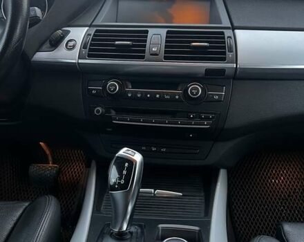 Сірий БМВ Х5, об'ємом двигуна 2.99 л та пробігом 323 тис. км за 15000 $, фото 14 на Automoto.ua