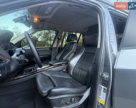 Серый БМВ Х5, объемом двигателя 3 л и пробегом 297 тыс. км за 15700 $, фото 23 на Automoto.ua