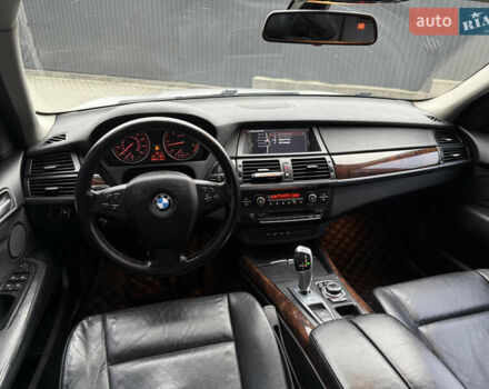 Сірий БМВ Х5, об'ємом двигуна 3 л та пробігом 298 тис. км за 15900 $, фото 69 на Automoto.ua