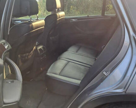 Серый БМВ Х5, объемом двигателя 3 л и пробегом 215 тыс. км за 15300 $, фото 3 на Automoto.ua