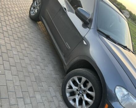 Серый БМВ Х5, объемом двигателя 3 л и пробегом 415 тыс. км за 14000 $, фото 3 на Automoto.ua