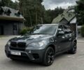 Серый БМВ Х5, объемом двигателя 3 л и пробегом 285 тыс. км за 18000 $, фото 1 на Automoto.ua