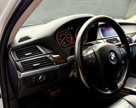 Сірий БМВ Х5, об'ємом двигуна 3 л та пробігом 303 тис. км за 16800 $, фото 29 на Automoto.ua