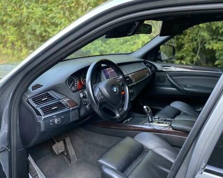 Серый БМВ Х5, объемом двигателя 3 л и пробегом 231 тыс. км за 18800 $, фото 9 на Automoto.ua