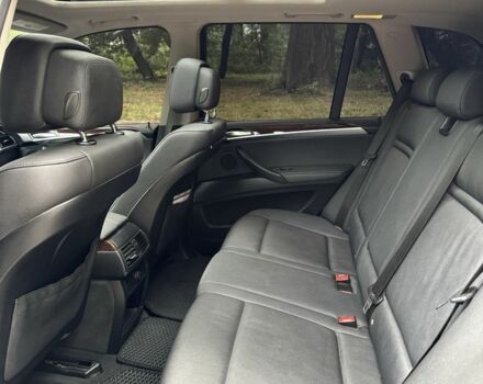 Сірий БМВ Х5, об'ємом двигуна 3 л та пробігом 261 тис. км за 16299 $, фото 13 на Automoto.ua