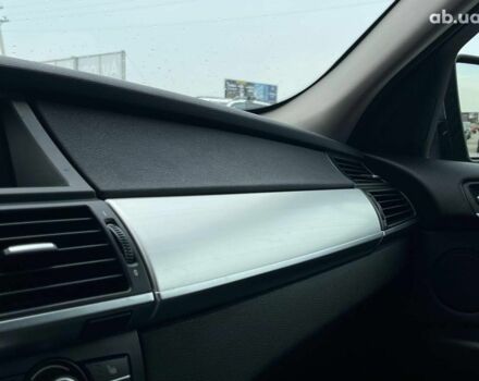 Серый БМВ Х5, объемом двигателя 3 л и пробегом 317 тыс. км за 15490 $, фото 24 на Automoto.ua