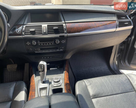 Серый БМВ Х5, объемом двигателя 2.98 л и пробегом 115 тыс. км за 14500 $, фото 9 на Automoto.ua