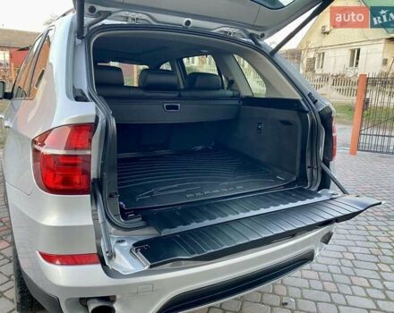 Серый БМВ Х5, объемом двигателя 2.98 л и пробегом 255 тыс. км за 15000 $, фото 5 на Automoto.ua