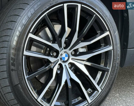 Серый БМВ Х5, объемом двигателя 3 л и пробегом 297 тыс. км за 15700 $, фото 15 на Automoto.ua