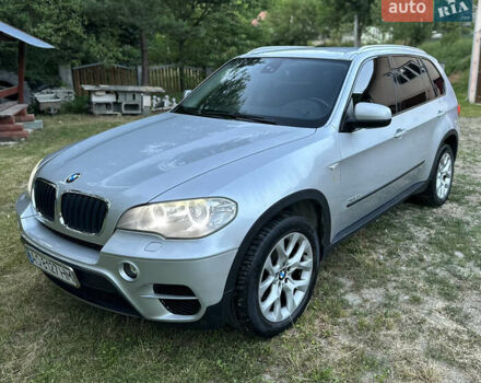 Серый БМВ Х5, объемом двигателя 3 л и пробегом 280 тыс. км за 18000 $, фото 1 на Automoto.ua