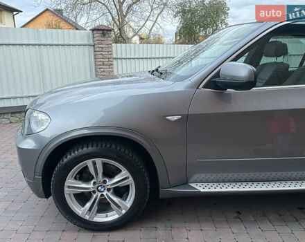 Серый БМВ Х5, объемом двигателя 3 л и пробегом 286 тыс. км за 16900 $, фото 11 на Automoto.ua